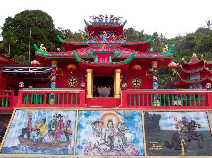 Vihara Gunung Dewa Siantan, Anambas, Indonesia