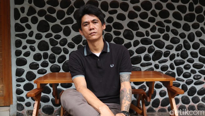 Yana Sunarya (42). Yana atau yang akrab disapa Jimmy ini adalah satu dari sekian banyaknya penyintas HIV AIDS di Kota Bandung.