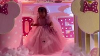 Sarah Eliana Purnama bikin gemas karena terlihat anteng di pesta ulang tahunnya. Foto: dok. Instagram