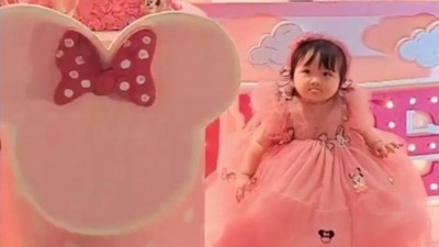 Gemas! Sarah Putri Ahok dan Puput Nastiti Serba Pink di Ultah Ke-1