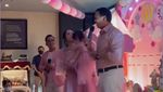 Gemas! Sarah Putri Ahok dan Puput Nastiti Serba Pink di Ultah Ke-1