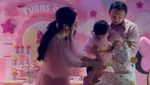 Gemas! Sarah Putri Ahok dan Puput Nastiti Serba Pink di Ultah Ke-1