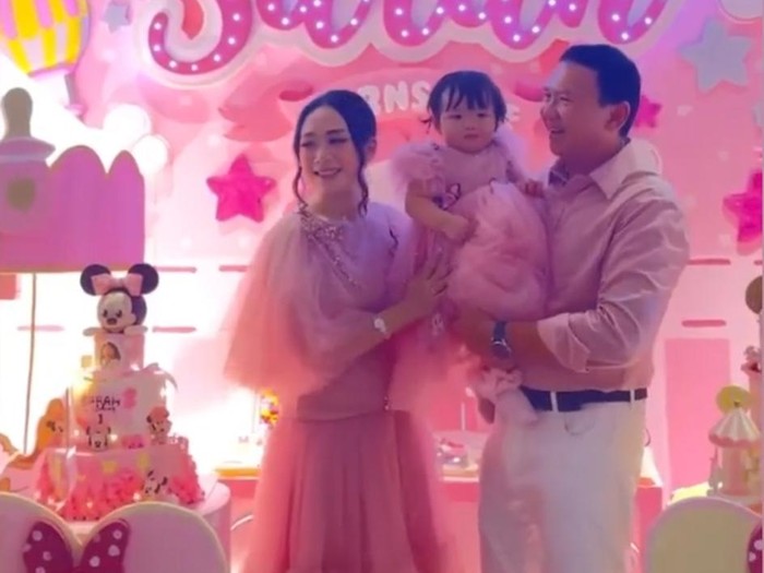 Ultah pertama Sarah, anak Ahok dan Puput.