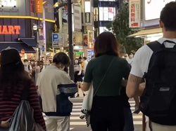 Foto Sisi Gelap Jepang: Stres Lelah Kerja, Teriak di Jalanan