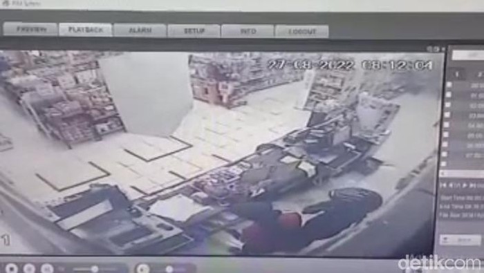CCTV perampokan minimarket di Lebak (tangkapan layar)