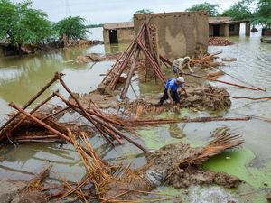 Menlu Pakistan: Saya Belum Pernah Melihat Kerusakan Akibat Banjir Separah Ini