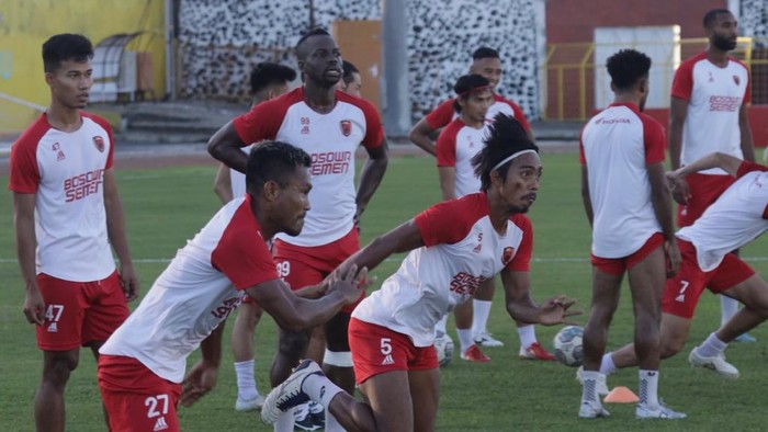 Donald Bissa ikut official training PSM Makassar jelang menghadapi Persib Bandung