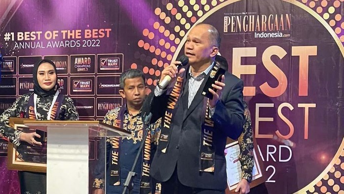 Ajang Best Of The Best Annual Award 2022 digelar di Bali, Jumat (26/8/2022) lalu. PT. Exelly Elektrik Indonesia (EVCuzz) turut meraih penghargaan ini.