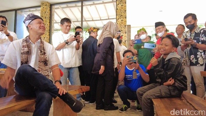 Ganjar Pranowo saat bertemu Farel Prayoga di Banyuwangi
