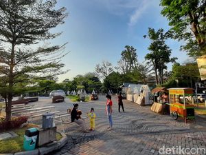 Kulineran Sambil Menikmati Senja, Bisa Dicoba di Kafe Tenda