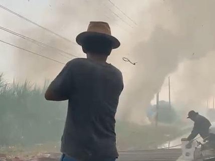Kebakaran lahan tebu di Anggaswangi Sidoarjo