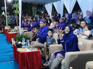 Ribuan Warga Antusias di Kediri Nite Carnival