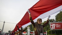 Kirab Merah Putih ini dalam rangka memperingati HUT ke-77 Kemerdekaan Republik Indonesia bertemakan Pulih Lebih Cepat, Bangkit Lebih Kuat.