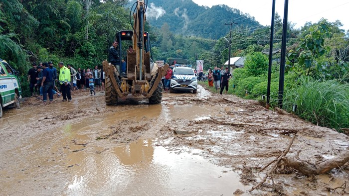 Banjir bandang di Kecamatan Lumbanjulu, Toba. Istimewa