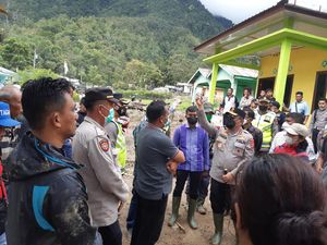 Cek Banjir Longsor di Toba, Kapolda Minta Pemda Bantu Masyarakat
