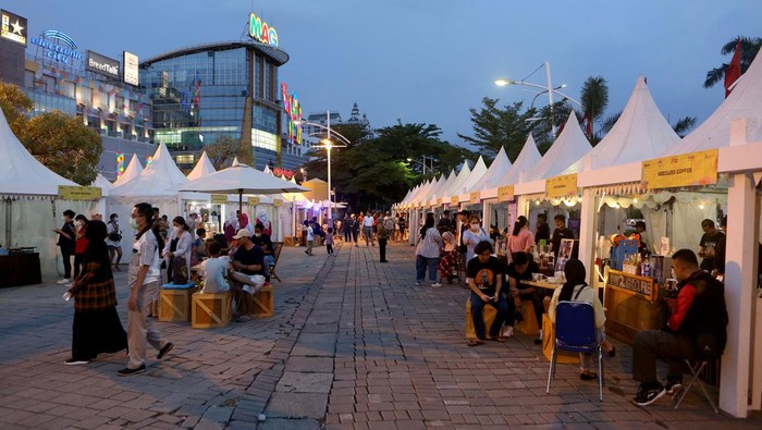 Mau Jelajah Nusantara? Nggak Perlu Jauh-jauh, Ke Bakul Festival Jakarta Aja Kuliner jadi salah satu sektor bisnis yang paling banyak digeluti. Selain mudah menarik peminat, sektor ini juga hadir dalam berbagai pilihan. Nih buktinyaβ¦