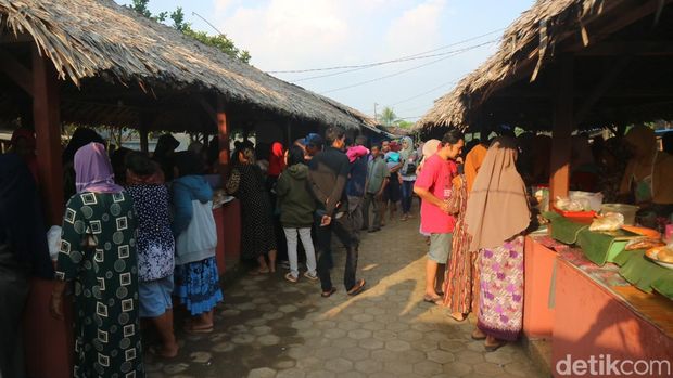Pasar Pekaulan di Desa Gerit, kabupaten Pati.