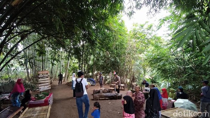 Pasar Tegalan di Desa Tegalarum, Borobudur, Magelang.