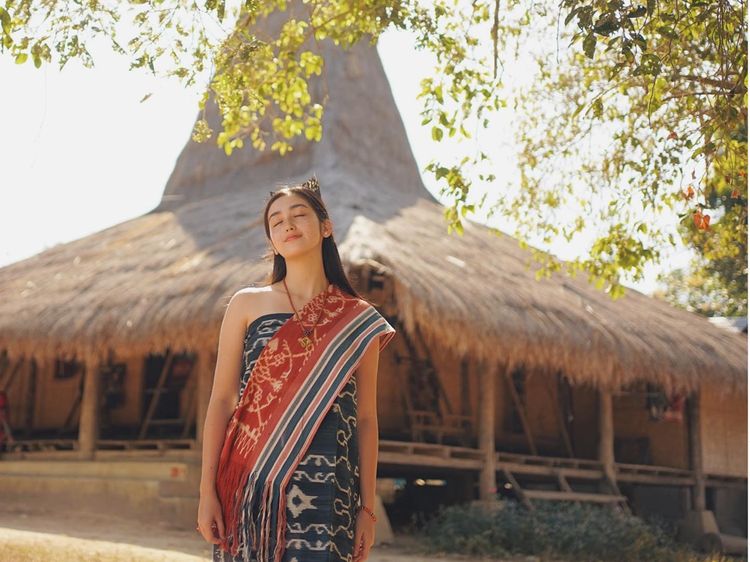 7 Potret Ranty Maria Liburan ke Sumba, Pamer Kemesraan Bareng Rayn Wijaya