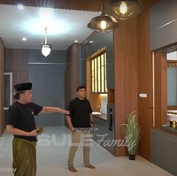 Di samping dapurnya Sule sudah menyiapkan tempat untuk nantinya meletakkan meja billiard. Dengan dinding yang didominasi oleh aksen kayu berwarna coklat dan lampu yang berwarna kuning, ruangan tersebut jadi terlihat semakin elegan dan mewah. Foto: YouTube/Sule Family