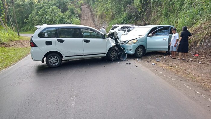 Tabrakan beruntun di Minahasa Selatan