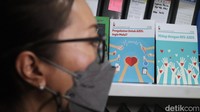 Tahun 2018 lalu, sang suami meninggal dunia, pada tahun itu juga Tia mengetahui jika dirinya terpapar virus HIV dari almarhum suaminya.