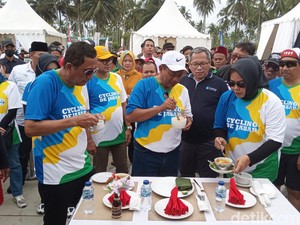 Kala Wagub Jabar Uu Ketagihan Pindang Gunung Khas Pangandaran