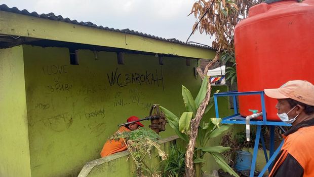 WC 'Barokah' yang juga lolos dari kebakaran di Simprug (Khairul/detikcom)