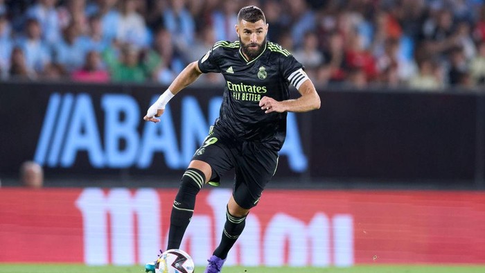 VIGO, SPAIN - AUGUST 20: Karim Benzema of Real Madrid CF in action during the La Liga Santander match between RC Celta de Vigo and Real Madrid CF at Abanca-Balaidos on August 20, 2022 in Vigo, Spain. (Photo by Ion Alcoba/Quality Sport Images/Getty Images)