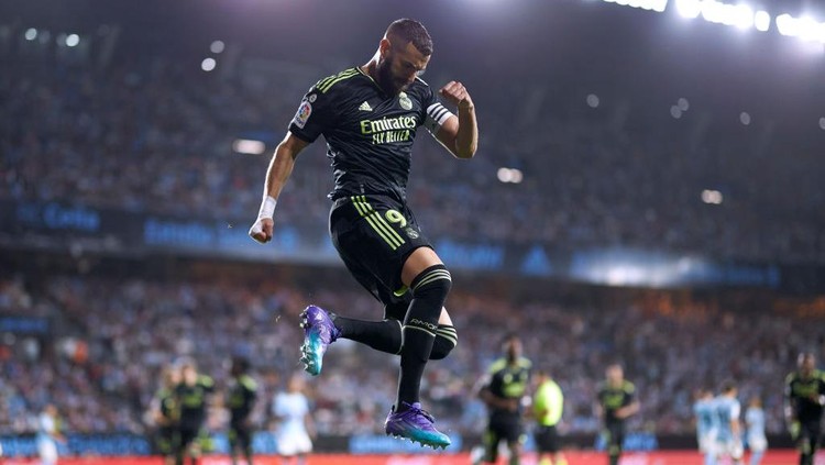 Aksi Benzema Vs Lewandowski yang Gacor di Awal Musim VIGO, SPAIN - AUGUST 20: Karim Benzema of Real Madrid CF celebrates after scoring his teams first goal during the La Liga Santander match between RC Celta de Vigo and Real Madrid CF at Abanca-Balaidos on August 20, 2022 in Vigo, Spain. (Photo by Ion Alcoba/Quality Sport Images/Getty Images)