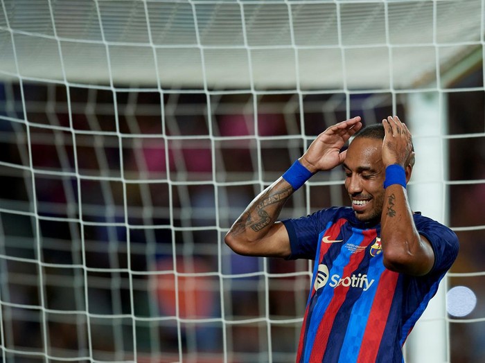 Pierre-Emerick Aubameyang of Barcelona lament a failed occasion during the Joan Gamper Trophy, friendly presentation match between FC Barcelona and  Pumas UNAM at Spotify Camp Nou on August 7, 2022 in Barcelona, Spain. (Photo by Jose Breton/Pics Action/NurPhoto via Getty Images)