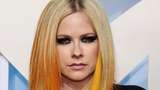 Momen Avril Lavigne Terima Bintang Penghargaan Hollywood Walk of Fame