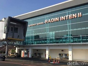 6 Penerbangan di Bandara Lampung Batal Imbas Erupsi Gunung Anak Krakatau