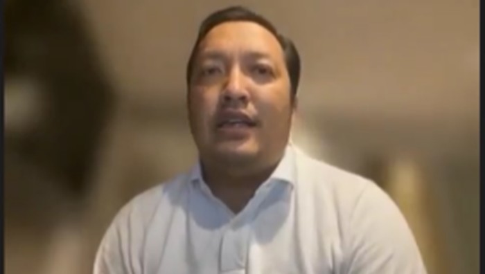 Pengacara Direktur Utama PT Taspen ANS Kosasih, Duke Arie Widagdo, bantah tuduhan pengacara Kamaruddin Simanjuntak soal Kosasih mengelola dana Rp 300 triliun untuk modal kampanye calon presiden 2024 hingga memiliki banyak simpanan dan melakukan pernikahan gaib. Duke menyebut BPK RI selalu mengaudit keuangan PT Taspen sejak 2018 hingga 2021 dan tidak pernah menemukan temuan tersebut.