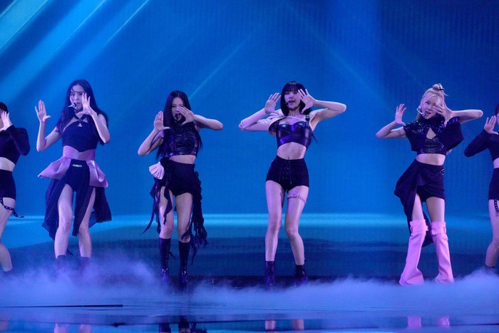 BLACKPINK South Korean girl group BLACKPINK member Lisa accepts the award for Best metaverse performance during the MTV Video Music Awards at the Prudential Center in Newark, New Jersey on August 28, 2022. (Photo by ANGELA WEISS / AFP) (Photo by ANGELA WEISS/AFP via Getty Images)