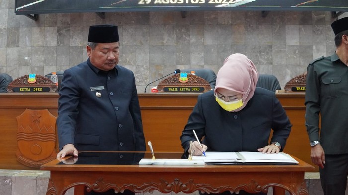 Bupati Garut Rapat Paripurna Bahas KUA-PPAS APBD Tahun 2022