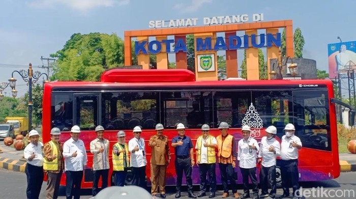 bus listrik buatan pt inka