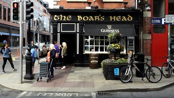 Peringkat ke-22 adalah Capel Street di Dublin. Penulis perjalanan yang berbasis di Dublin Nicola Brady mengatakan bahwa Capel Street terasa seperti sepotong Dublin tua yang pas. Foto: Derick Hudson/iStock Editorial/Getty Images Peringkat ke-22 adalah Capel Street di Dublin. Penulis perjalanan yang berbasis di Dublin Nicola Brady mengatakan bahwa Capel Street terasa seperti sepotong Dublin tua yang pas. Foto: Derick Hudson/iStock Editorial/Getty Images