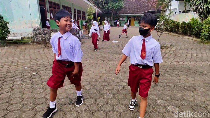 Farel Prayoga saat bersekolah Farel Prayoga saat bersekolah