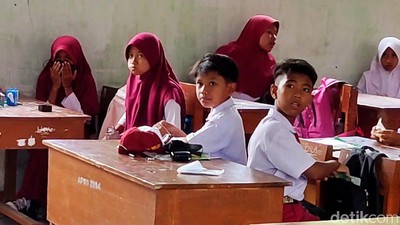 Intip Serunya Farel Prayoga Kembali ke Sekolah