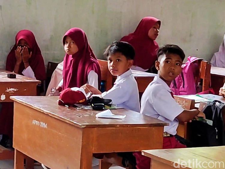 Intip Serunya Farel Prayoga Kembali ke Sekolah