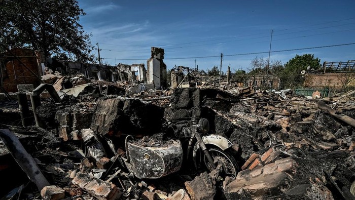 Residential houses destroyed by Russian military strike are seen, as Russias attack on Ukraine continues, in the town of Orikhiv, Zaporizhzhia region, Ukraine August 27, 2022. REUTERS/Dmytro Smolienko