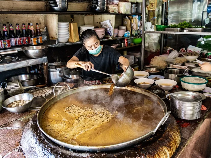 Gokil! Kedai Sup di Bangkok Ini Tak Pernah Ganti Kaldunya Selama 50 Tahun