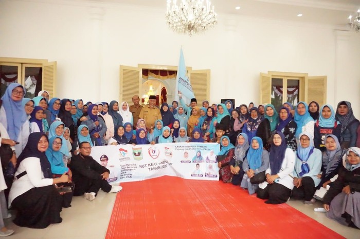 Gubernur Sumbar Lepas Rombongan HIMPAUDI ke Silang Monas