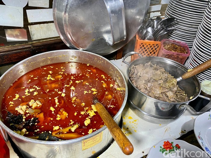 Gultik Barito: Gultik Viral yang Habiskan 100 Liter Kuah Gulai per Hari