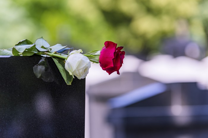 Ilustrasi Karangan Bunga di Makam Orang Meninggal