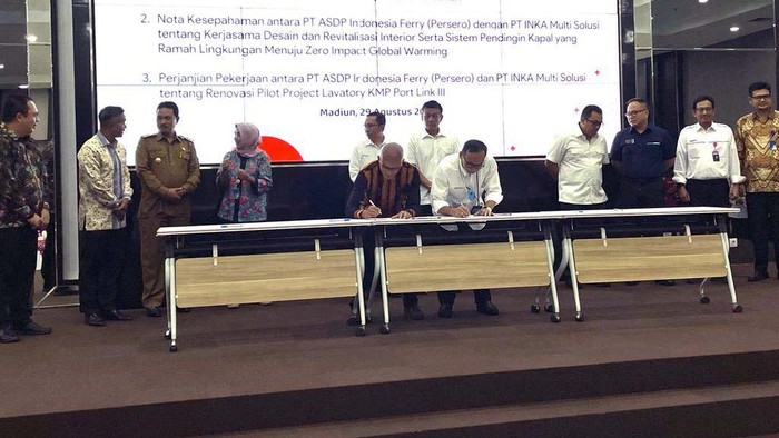 INKA-VKTR Sinergi Wujudkan Ekosistem Transportasi Berbasis Listrik PT VKTR Teknologi Mobilitas (VKTR) dan PT Industri Kereta Api (Persero) bersinergi. Hal ini demi membangun ekosistem transportasi berbasis listrik di Indonesia.