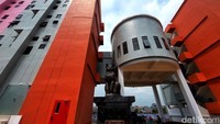 Kepala Dinas Perumahan Rakyat dan Kawasan Permukiman DKI Jakarta Sarjoko menjelaskan sumber pembiayaan hunian itu bukan dari APBD DKI, melainkan dari skema Surat Persetujuan Penunjukan Penggunaan Lokasi atau Lahan (SP3L) dari PT Duta Pertiwi.