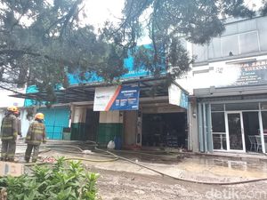 Kebakaran Melanda Dua Ruko di Bandung