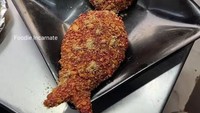 Di India sempat viral gorengan berbentuk ikan. Namun bukan ikan goreng sungguhan, melainkan tepung yang dibentuk menyerupai ikan. Gorengan ikan ini juga aneh karena tak memiliki campuran daging ikannya. Foto: site news